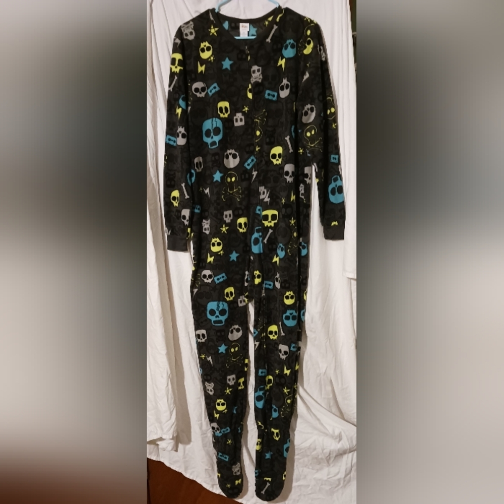 Circo Sleepwear Footed Pajamas/Onesie Fleece Full Zip, Skull and Bones, XL